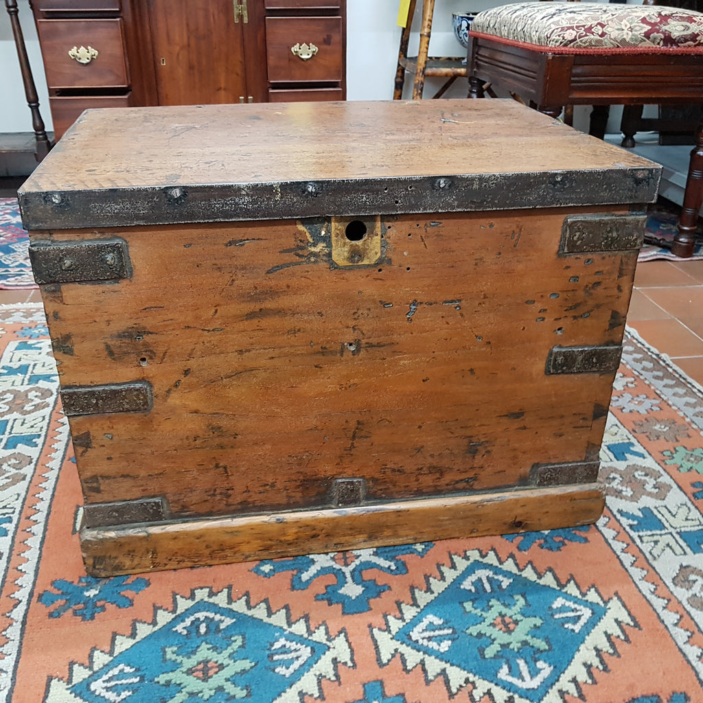 Mid 19th Century Elm Storage / Work Box